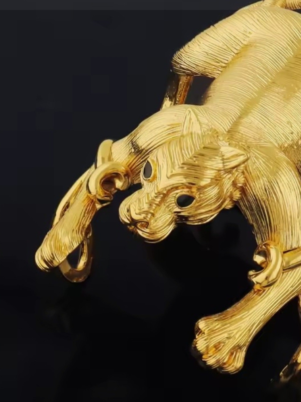 Source Unknown Gold-tone Lion Cuff Bracelet & Ring - Picture 5 of 9